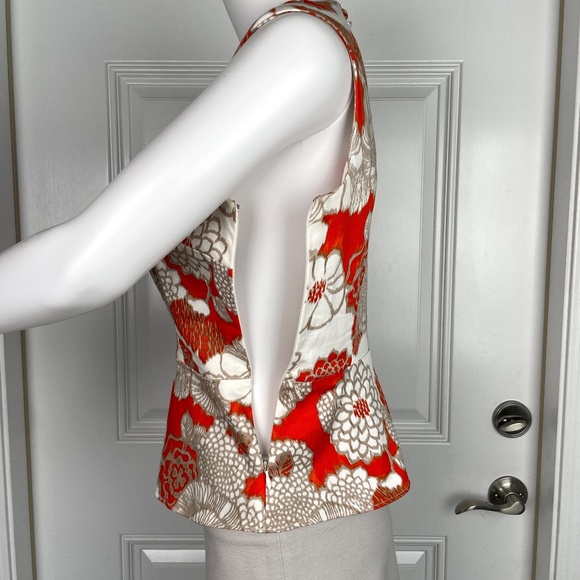 Kelly & Diane - Sleeveless Peplum Top - Picture 4 of 7